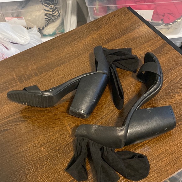 Women's UNIF Pyre Black Open Toed Heels Preowned Fair Condition US Size 9 - Picture 3 of 11